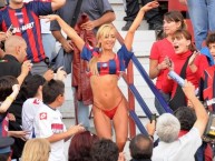 Hincha - Tribunera - Chica - Fanatica de la Barra: La Gloriosa Butteler • Club: San Lorenzo