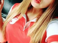 Hincha - Tribunera - Chica - Fanatica de la Barra: La Guardia Albi Roja Sur • Club: Independiente Santa Fe