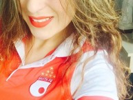 Hincha - Tribunera - Chica - Fanatica de la Barra: La Guardia Albi Roja Sur • Club: Independiente Santa Fe