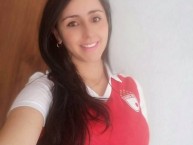 Hincha - Tribunera - Chica - Fanatica de la Barra: La Guardia Albi Roja Sur • Club: Independiente Santa Fe