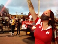 Hincha - Tribunera - Chica - Fanatica de la Barra: La Guardia Albi Roja Sur • Club: Independiente Santa Fe