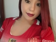 Hincha - Tribunera - Chica - Fanatica de la Barra: La Guardia Albi Roja Sur • Club: Independiente Santa Fe