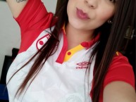 Hincha - Tribunera - Chica - Fanatica de la Barra: La Guardia Albi Roja Sur • Club: Independiente Santa Fe • País: Colombia