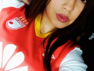 Hincha - Tribunera - Chica - Fanatica de la Barra: La Guardia Albi Roja Sur • Club: Independiente Santa Fe