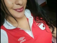 Hincha - Tribunera - Chica - Fanatica de la Barra: La Guardia Albi Roja Sur • Club: Independiente Santa Fe