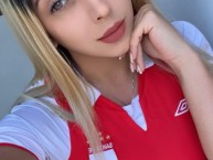 Hincha - Tribunera - Chica - Fanatica de la Barra: La Guardia Albi Roja Sur • Club: Independiente Santa Fe