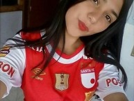 Hincha - Tribunera - Chica - Fanatica de la Barra: La Guardia Albi Roja Sur • Club: Independiente Santa Fe