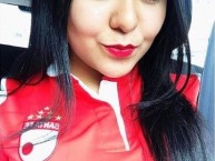 Hincha - Tribunera - Chica - Fanatica de la Barra: La Guardia Albi Roja Sur • Club: Independiente Santa Fe