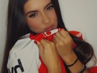 Hincha - Tribunera - Chica - Fanatica de la Barra: La Guardia Albi Roja Sur • Club: Independiente Santa Fe