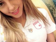 Hincha - Tribunera - Chica - Fanatica de la Barra: La Guardia Albi Roja Sur • Club: Independiente Santa Fe