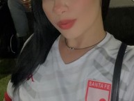 Hincha - Tribunera - Chica - Fanatica de la Barra: La Guardia Albi Roja Sur • Club: Independiente Santa Fe