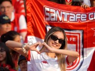 Hincha - Tribunera - Chica - "Foto:Mundo Cardenal." Fanatica de la Barra: La Guardia Albi Roja Sur • Club: Independiente Santa Fe