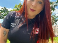 Hincha - Tribunera - Chica - Fanatica de la Barra: La Guardia Albi Roja Sur • Club: Independiente Santa Fe