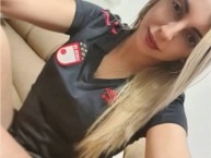 Hincha - Tribunera - Chica - Fanatica de la Barra: La Guardia Albi Roja Sur • Club: Independiente Santa Fe • País: Colombia