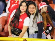 Hincha - Tribunera - Chica - Fanatica de la Barra: La Guardia Albi Roja Sur • Club: Independiente Santa Fe