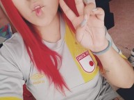 Hincha - Tribunera - Chica - Fanatica de la Barra: La Guardia Albi Roja Sur • Club: Independiente Santa Fe • País: Colombia