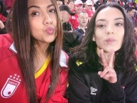 Hincha - Tribunera - Chica - Fanatica de la Barra: La Guardia Albi Roja Sur • Club: Independiente Santa Fe