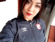 Hincha - Tribunera - Chica - Fanatica de la Barra: La Guardia Albi Roja Sur • Club: Independiente Santa Fe