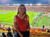 Hincha - Tribunera - Chica - Fanatica de la Barra: La Guardia Albi Roja Sur • Club: Independiente Santa Fe