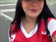 Hincha - Tribunera - Chica - Fanatica de la Barra: La Guardia Albi Roja Sur • Club: Independiente Santa Fe