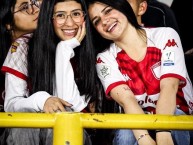 Hincha - Tribunera - Chica - Fanatica de la Barra: La Guardia Albi Roja Sur • Club: Independiente Santa Fe