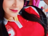 Hincha - Tribunera - Chica - Fanatica de la Barra: La Guardia Albi Roja Sur • Club: Independiente Santa Fe