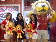 Hincha - Tribunera - Chica - Fanatica de la Barra: La Guardia Albi Roja Sur &bull; Club: Independiente Santa Fe &bull; País: Colombia