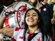 Hincha - Tribunera - Chica - Fanatica de la Barra: La Guardia Albi Roja Sur &bull; Club: Independiente Santa Fe