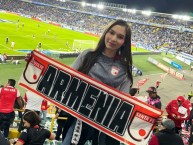 Hincha - Tribunera - Chica - Fanatica de la Barra: La Guardia Albi Roja Sur &bull; Club: Independiente Santa Fe