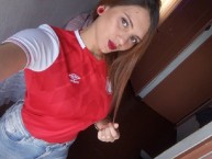 Hincha - Tribunera - Chica - Fanatica de la Barra: La Guardia Albi Roja Sur &bull; Club: Independiente Santa Fe &bull; País: Colombia