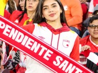 Hincha - Tribunera - Chica - Fanatica de la Barra: La Guardia Albi Roja Sur &bull; Club: Independiente Santa Fe &bull; País: Colombia