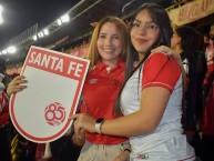 Hincha - Tribunera - Chica - Fanatica de la Barra: La Guardia Albi Roja Sur &bull; Club: Independiente Santa Fe &bull; País: Colombia