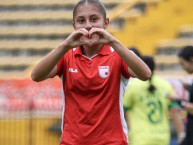 Hincha - Tribunera - Chica - Fanatica de la Barra: La Guardia Albi Roja Sur &bull; Club: Independiente Santa Fe &bull; País: Colombia