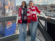 Hincha - Tribunera - Chica - Fanatica de la Barra: La Guardia Albi Roja Sur &bull; Club: Independiente Santa Fe &bull; País: Colombia