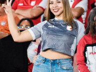 Hincha - Tribunera - Chica - Fanatica de la Barra: La Guardia Albi Roja Sur &bull; Club: Independiente Santa Fe &bull; País: Colombia