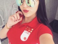 Hincha - Tribunera - Chica - Fanatica de la Barra: La Guardia Albi Roja Sur • Club: Independiente Santa Fe