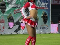 Hincha - Tribunera - Chica - Fanatica de la Barra: La Guardia Albi Roja Sur • Club: Independiente Santa Fe