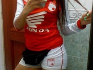 Hincha - Tribunera - Chica - Fanatica de la Barra: La Guardia Albi Roja Sur • Club: Independiente Santa Fe