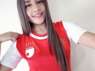 Hincha - Tribunera - Chica - Fanatica de la Barra: La Guardia Albi Roja Sur • Club: Independiente Santa Fe