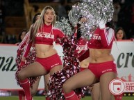 Hincha - Tribunera - Chica - Fanatica de la Barra: La Guardia Albi Roja Sur • Club: Independiente Santa Fe