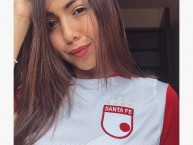 Hincha - Tribunera - Chica - Fanatica de la Barra: La Guardia Albi Roja Sur • Club: Independiente Santa Fe