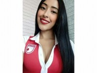 Hincha - Tribunera - Chica - Fanatica de la Barra: La Guardia Albi Roja Sur • Club: Independiente Santa Fe