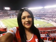 Hincha - Tribunera - Chica - Fanatica de la Barra: La Guardia Albi Roja Sur • Club: Independiente Santa Fe