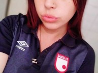 Hincha - Tribunera - Chica - Fanatica de la Barra: La Guardia Albi Roja Sur • Club: Independiente Santa Fe