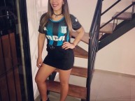 Hincha - Tribunera - Chica - Fanatica de la Barra: La Guardia Imperial • Club: Racing Club • País: Argentina