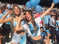 Hincha - Tribunera - Chica - Fanatica de la Barra: La Guardia Imperial • Club: Racing Club