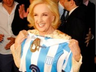 Hincha - Tribunera - Chica - "Mirtha Legrand" Fanatica de la Barra: La Guardia Imperial • Club: Racing Club