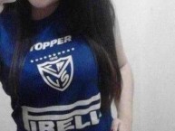 Hincha - Tribunera - Chica - Fanatica de la Barra: La Pandilla de Liniers • Club: Vélez Sarsfield