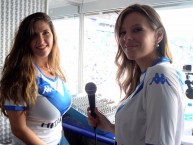 Hincha - Tribunera - Chica - "Micaela Cannataro -redactora del sitio goal.com y productora del programa radial 'Un Plan Simple'-, y Mariana Segulin, cronista de Canal Tre" Fanatica de la Barra: La Pandilla de Liniers • Club: Vélez Sarsfield