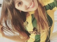 Hincha - Tribunera - Chica - Fanatica de la Barra: La Pesada del Puerto • Club: Aldosivi